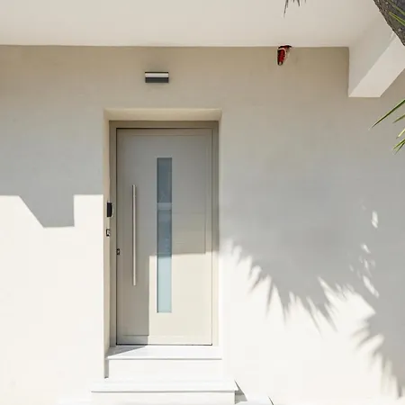 Agora Luxury *